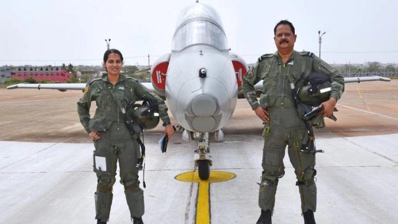 पिता के साथ बेटी ने उड़ाया फाइटर जेट, भारतीय वायुसेना में बन गया इतिहास
