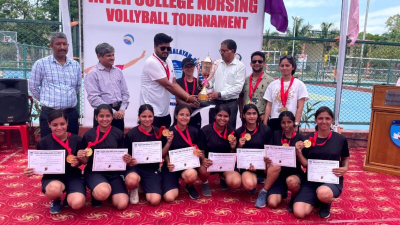 अन्तर्राज्यीय नर्सिग कॉलेज बॉलीबॉल प्रतियोगिता में स्टेट कॉलेज ऑफ नर्सिग, देहरादून की छात्राओं ने जीती फाईनल ट्राफी