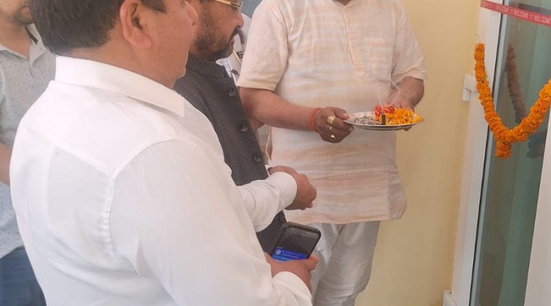 जिला चिकित्सालय उत्तरकाशी में दो नई डायलिसिस मशीनों का विधिवत उद्घाटन