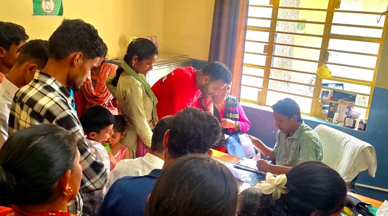स्वास्थ्य सेवा सप्ताह के द्वितीय चरण में चिन्यालीसौड़ में उमड़ा जनसैलाब, 405 मरीजों ने उठाया विशेषज्ञ चिकित्सा सेवाओं का लाभ