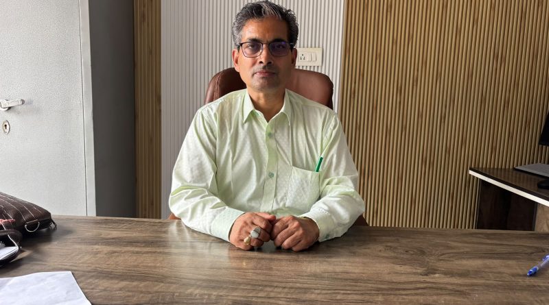 डॉ. पी. एस. पोखरियाल ने अपर मुख्य चिकित्सा अधिकारी का कार्यभार ग्रहण किया”